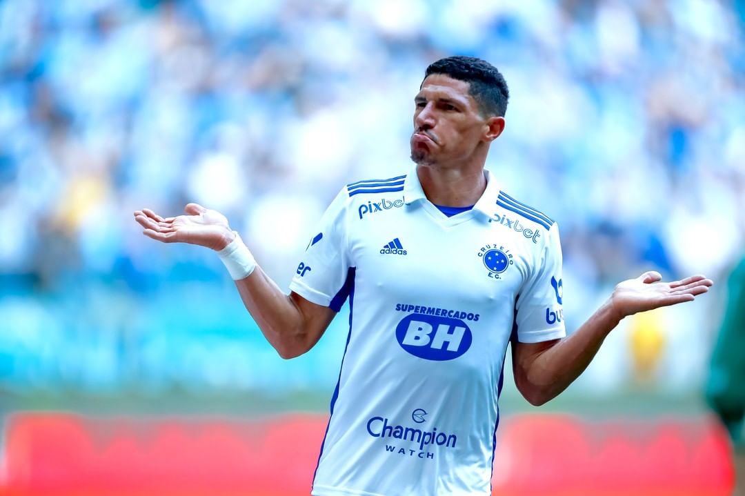 Jornalista expõe crise financeira no Atlético-MG e compara rival com o Cruzeiro