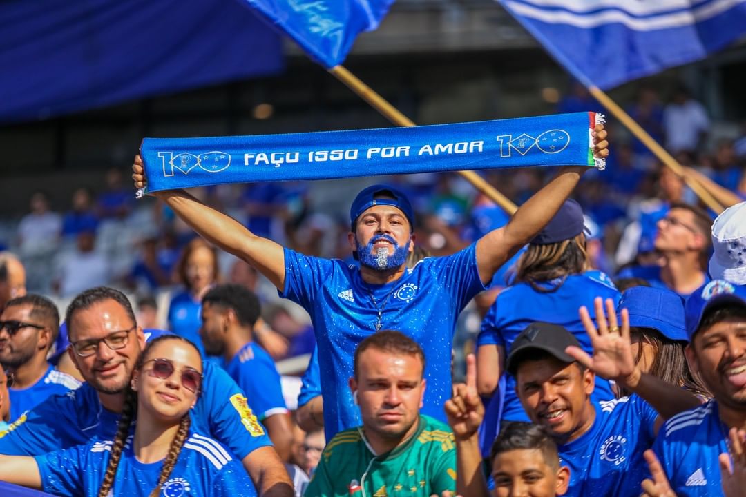 Torcedores de todo o Brasil se emocionam com campanha do Cruzeiro na Série B 2022