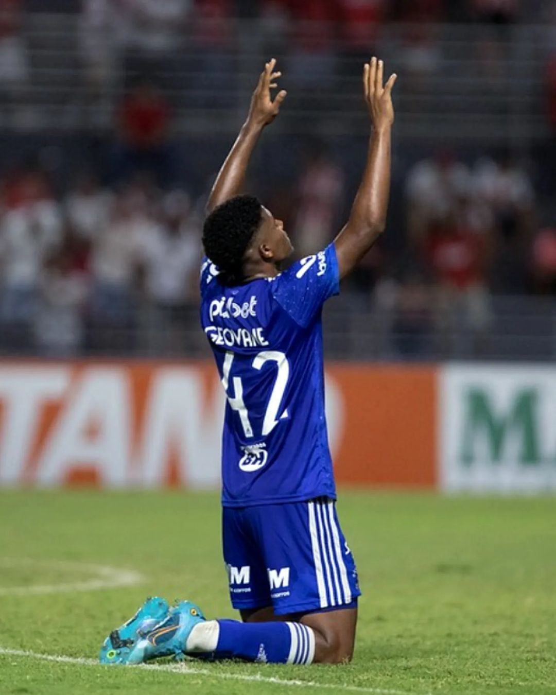 Jornalista passa dos limites e diminui tamanho do Cruzeiro em programa esportivo