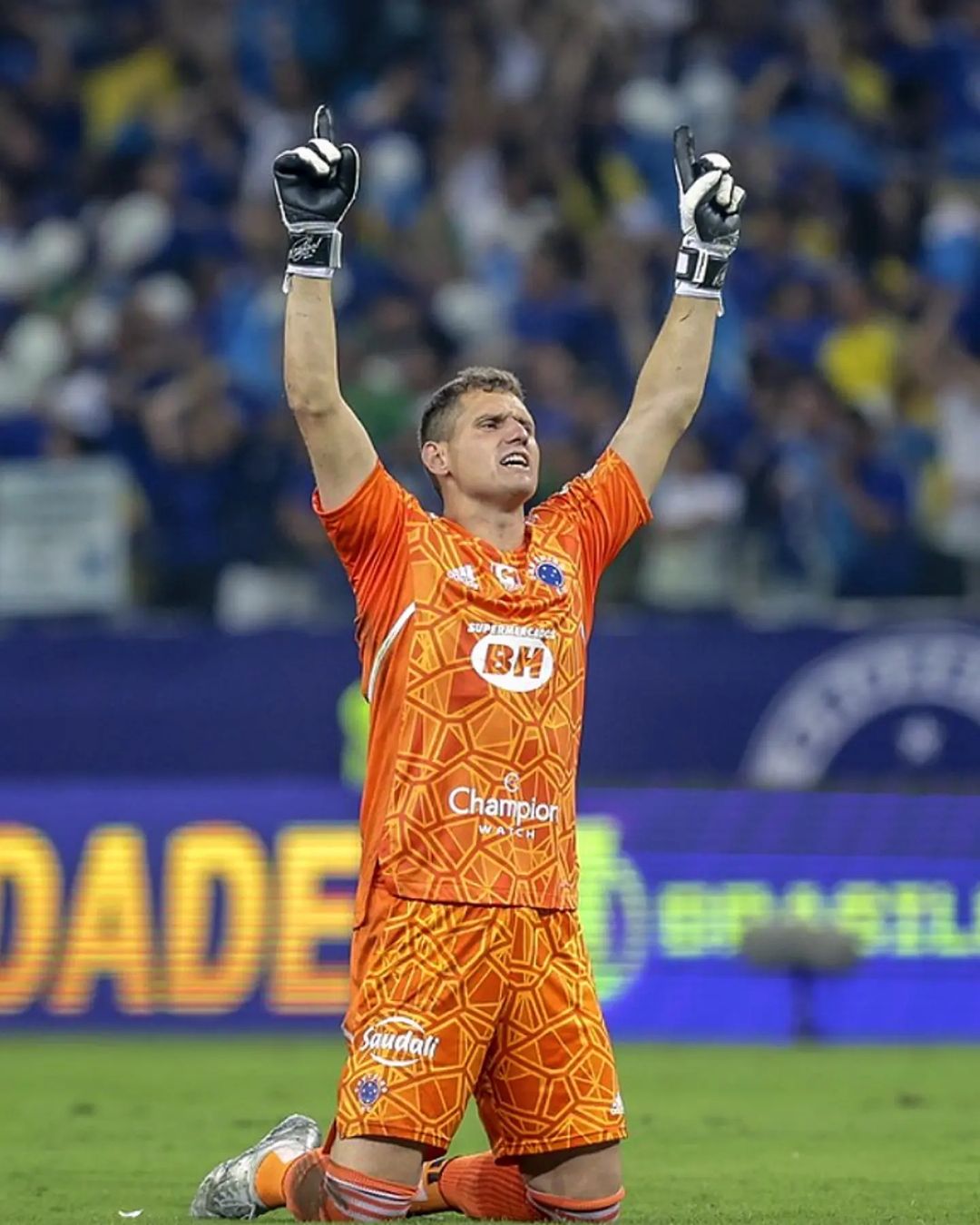Novo patrocinador do Cruzeiro tem fortuna de mais de R$96 bilhões