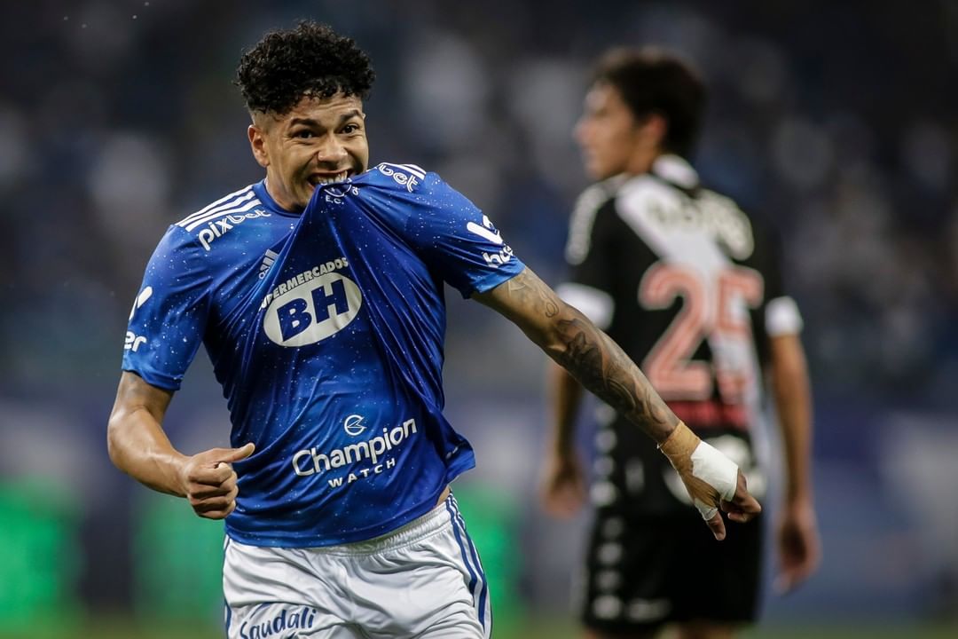 Machado emociona torcida do Cruzeiro ao fazer homenagem para torcedores