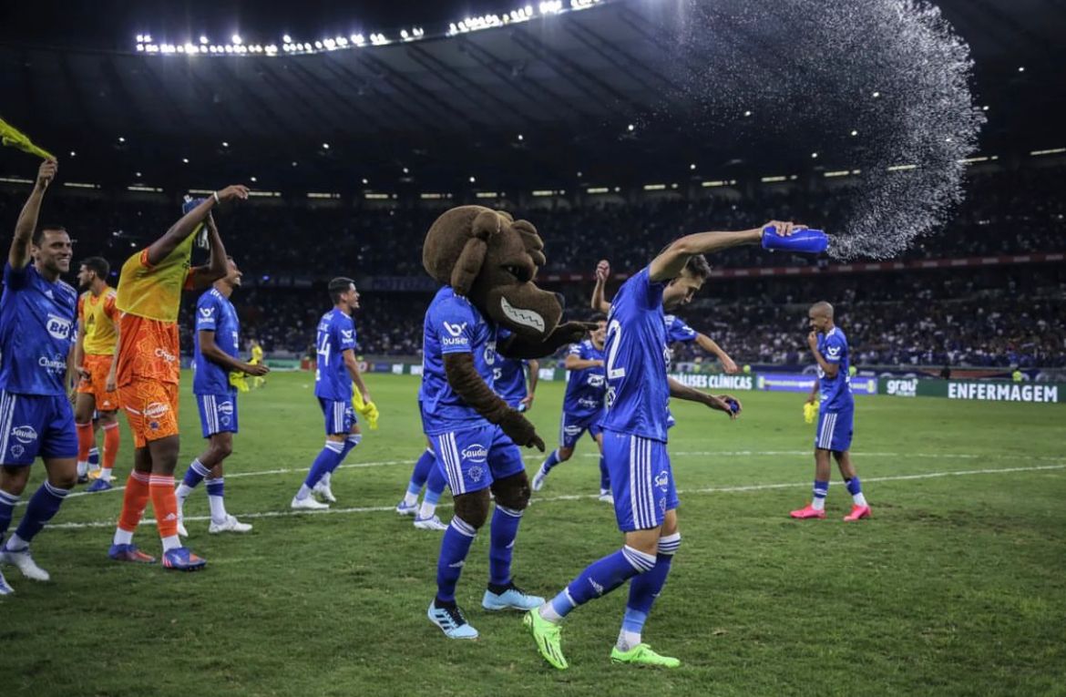 Ronaldo não perde tempo e Cruzeiro fica próximo de acerto com meia de R$1,5 milhão