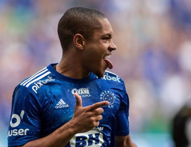 Caso Vitor Roque afeta a boa relação entre o Cruzeiro e o Athletico-PR?