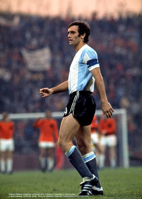 Quem foi o primeiro argentino a jogar pelo Cruzeiro?