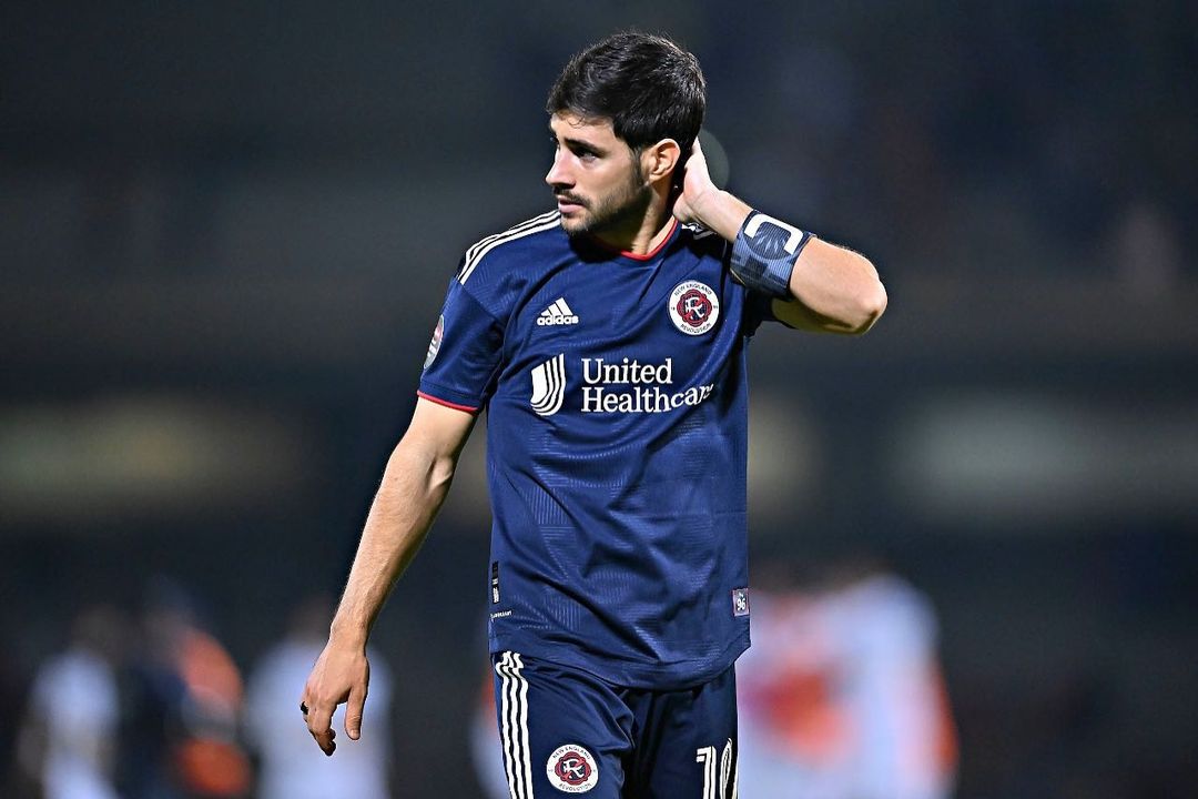 Carles Gil: Salário de possível reforço do Cruzeiro está fora da realidade do clube