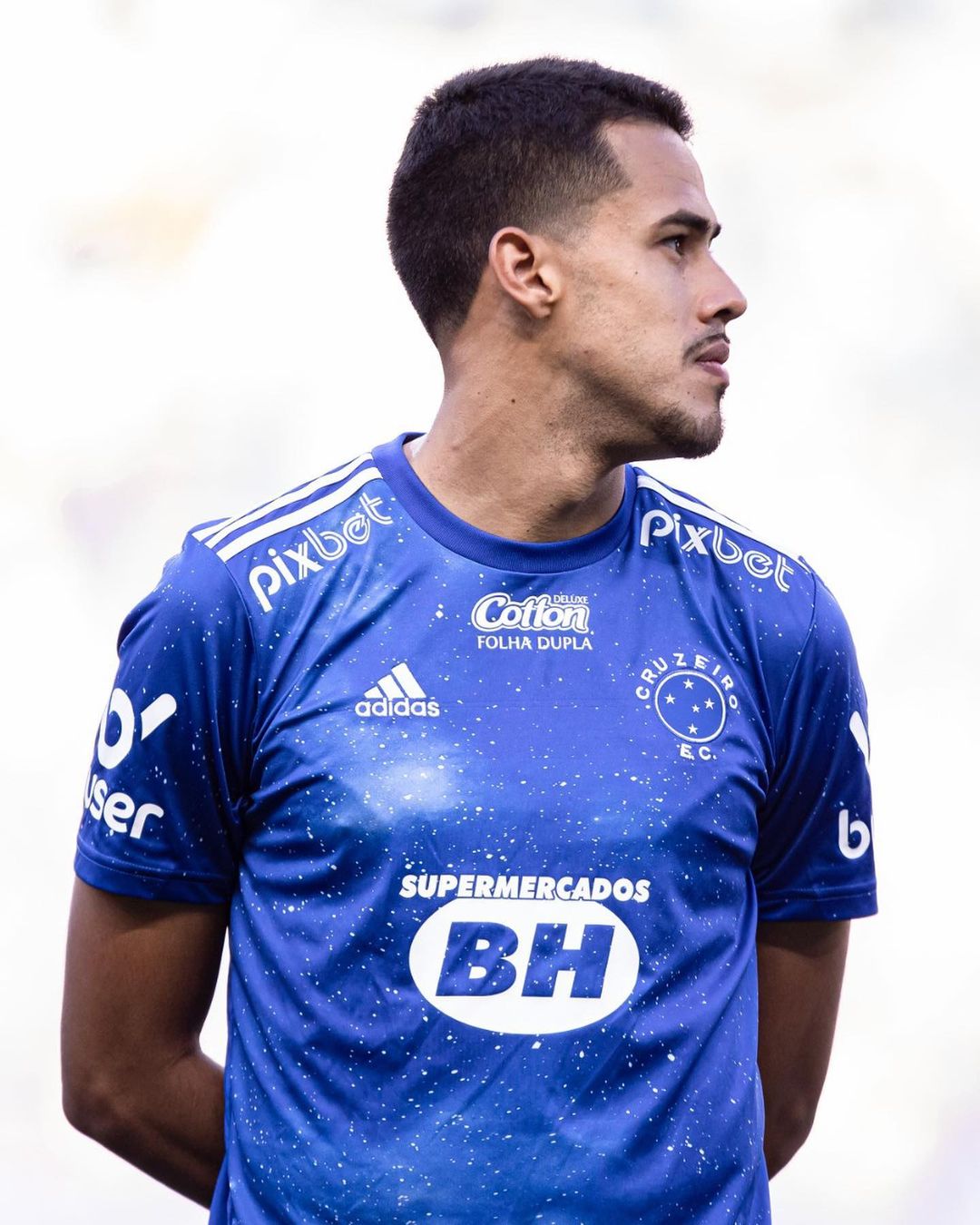 Jornalista não poupa palavras e rasga elogios para craque do Cruzeiro