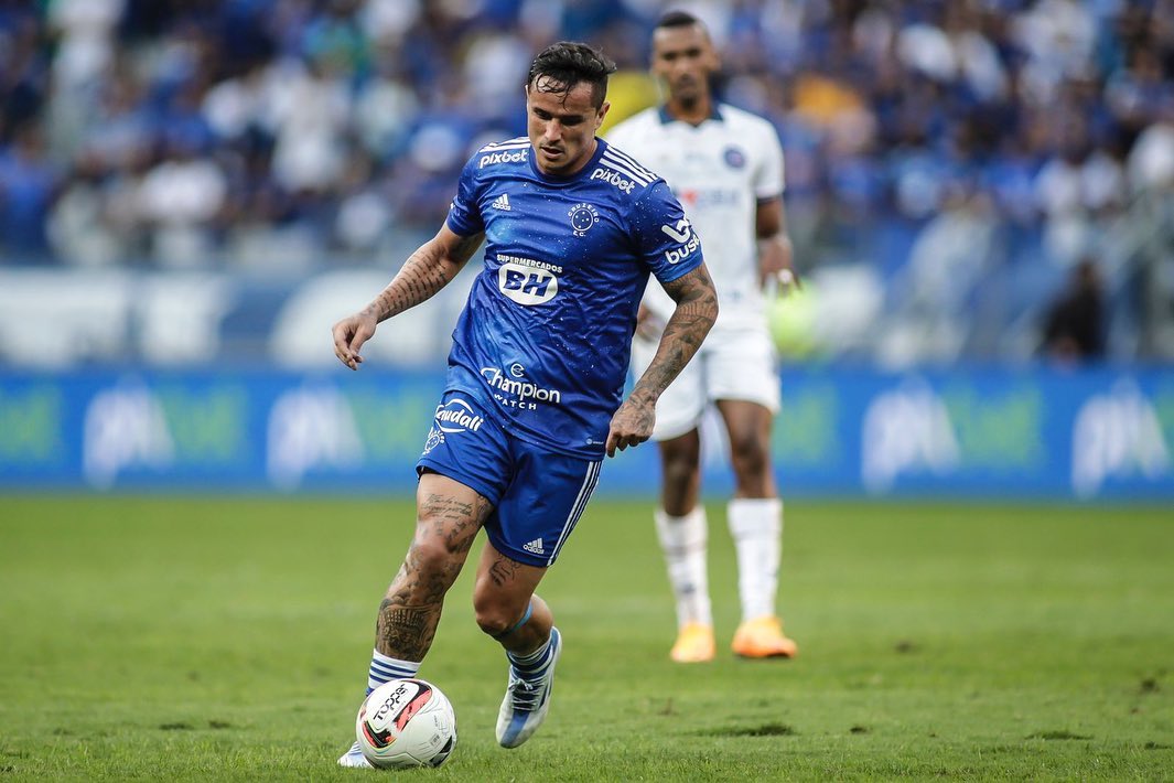 Edu faz história no Cruzeiro e se torna segundo maior artilheiro da década