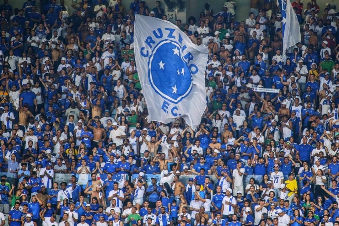 Cruzeiro cala os críticos e se aproxima de marca histórica em 2022