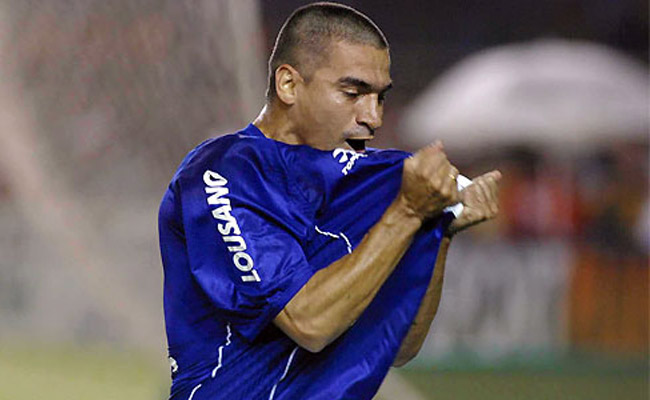Artilheiro de clube da Série A pode quebrar recorde de lenda do Cruzeiro