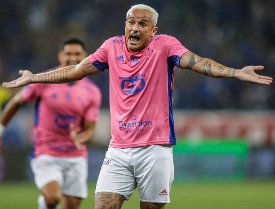 Edu abre o jogo e revela tristeza nos bastidores do vestiário do Cruzeiro
