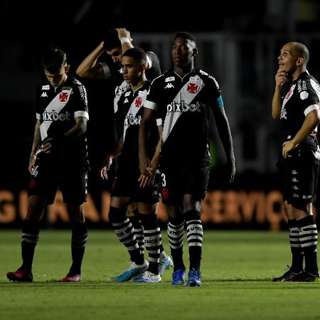 Vasco dá vexame na Copa do Brasil e prova que SAF do Cruzeiro é superior