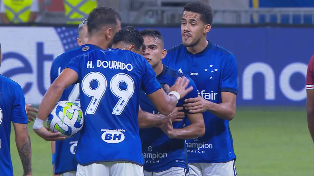 cruzeiro-fluminense-bruno-rodrigues-penalti