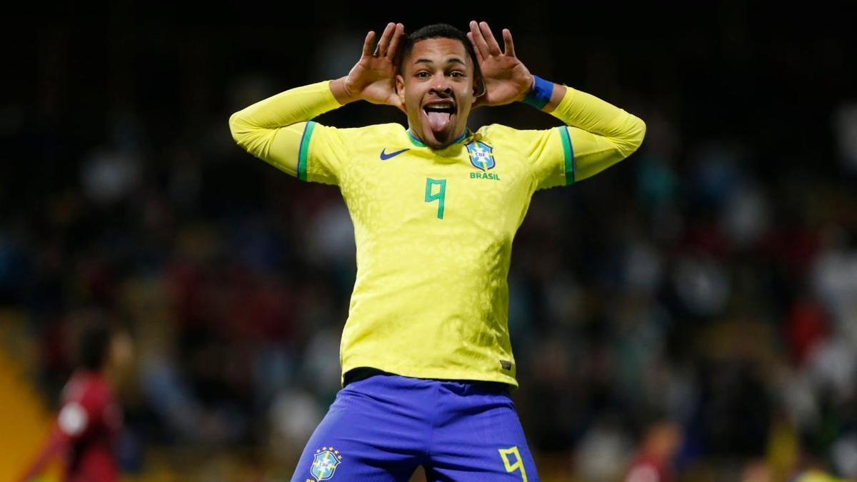 Vitor Roque pode render até R$ 400 milhões e mesmo assim Cruzeiro receberá mixaria