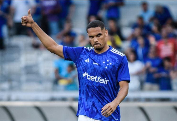 Neris só chegou no Vitória e já conseguiu vingar o Cruzeiro