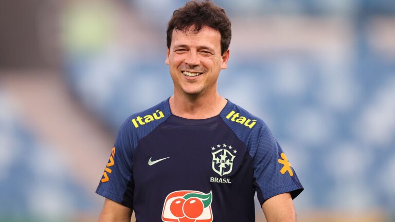 Salário de Fernando Diniz no Cruzeiro é de cair da cadeira