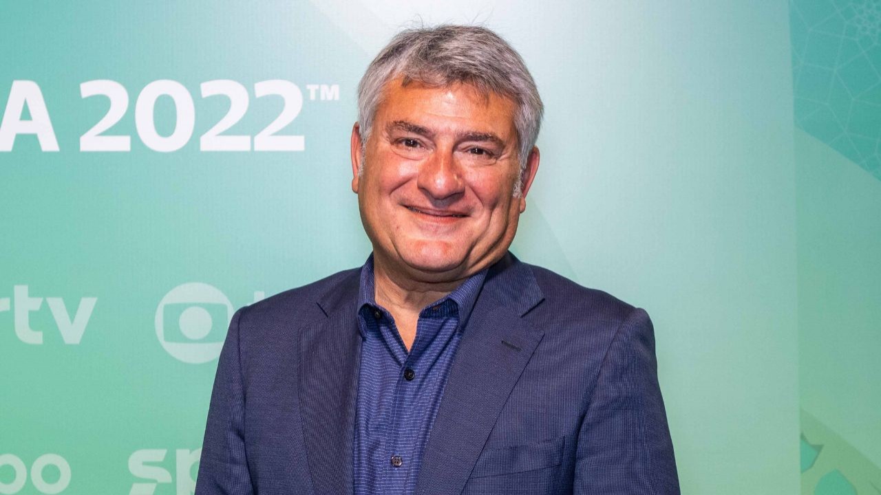Cléber Machado saiu triste da Globo por causa da Copa e agora pode dar gargalhadas em nova chance