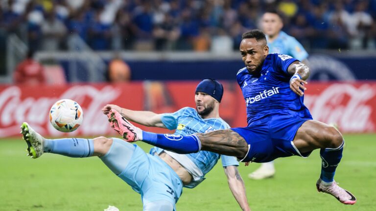 Rival do Cruzeiro recebe 3 péssimas notícias para a Sul-Americana