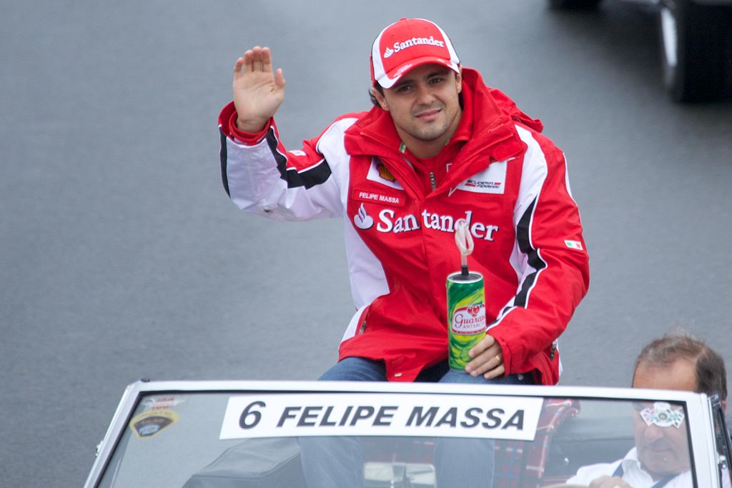 Brasil tem novamente um piloto na Fórmula 1 e ele já está seguindo os passos de Felipe Massa