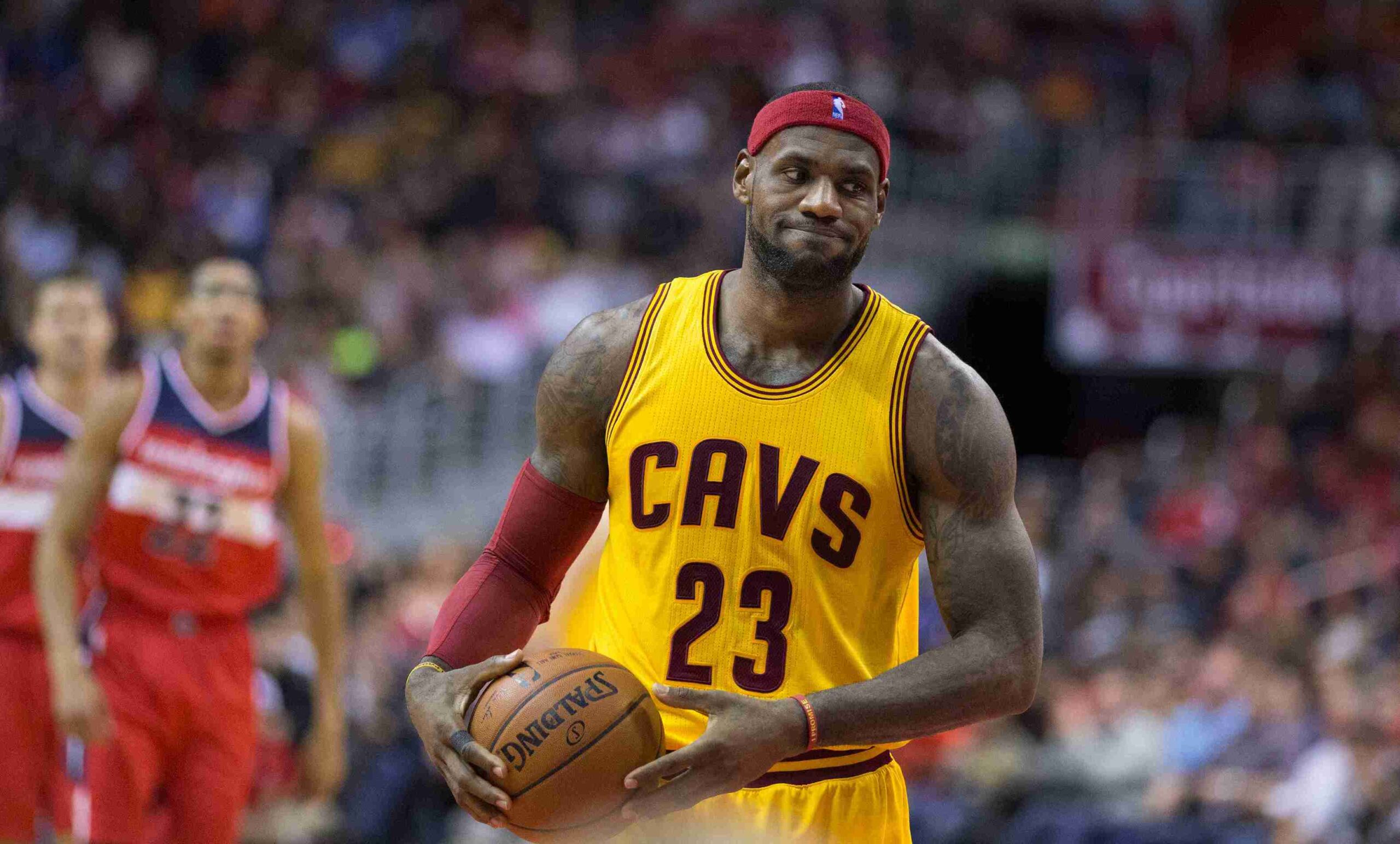 LeBron James não se cala e joga no ventilador o que pensa sobre Curry