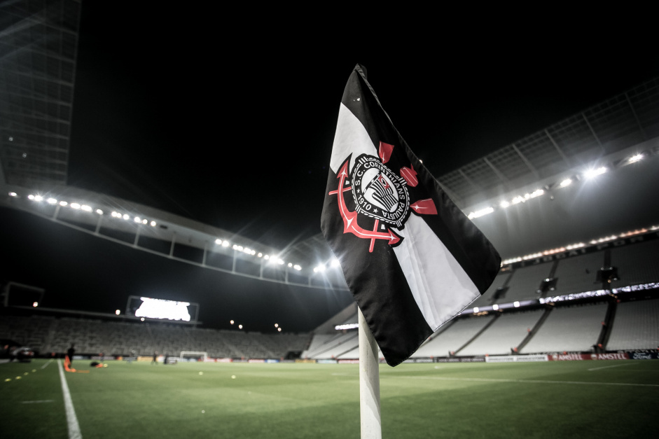 Volante vindo do Corinthians para o Cruzeiro ainda não tem data para estrear
