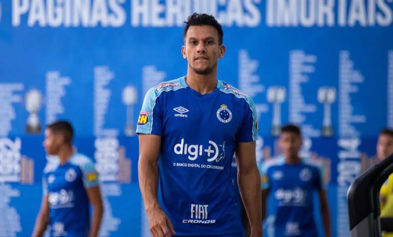 Ídolo do Cruzeiro, Henrique acertou seu retorno ao clube