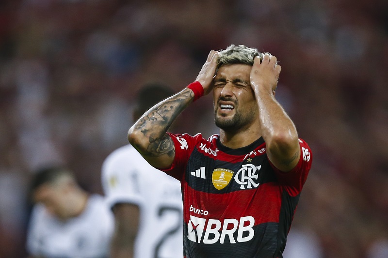 Arrascaeta recebe aviso prévio e Flamengo vai em busca de um novo camisa 10