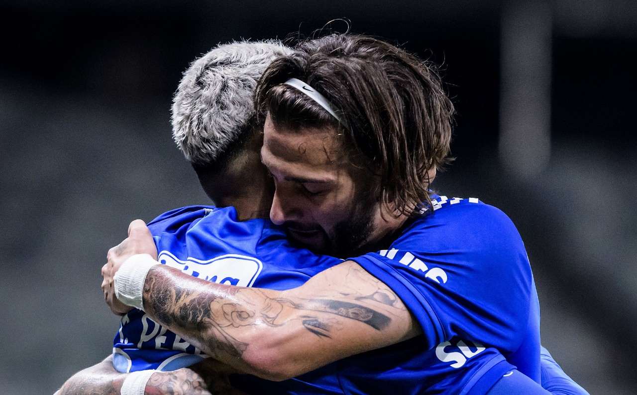 Cruzeiro não faz questão de segurar e xodó pode assinar para vestir vermelho e preto na Série A