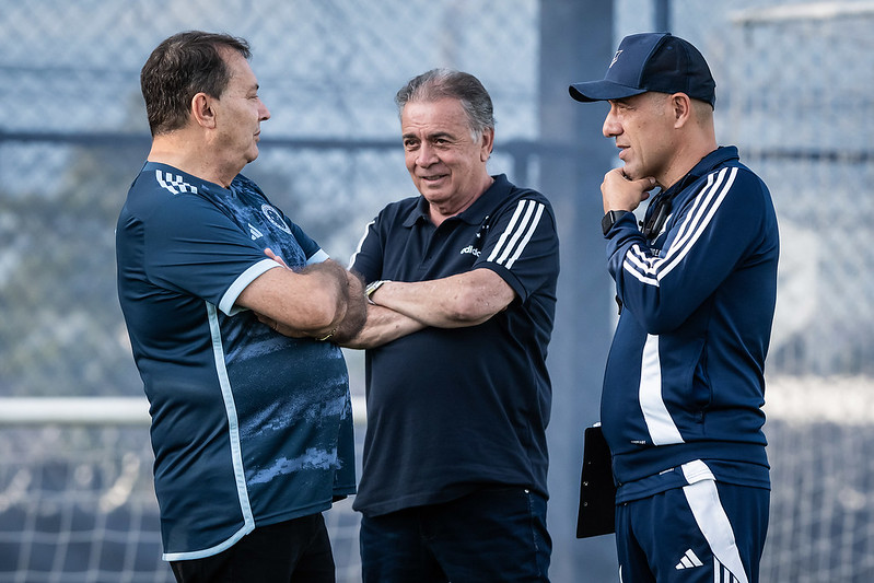 Cruzeiro chega a lista final e antecipa chegada de três reforços