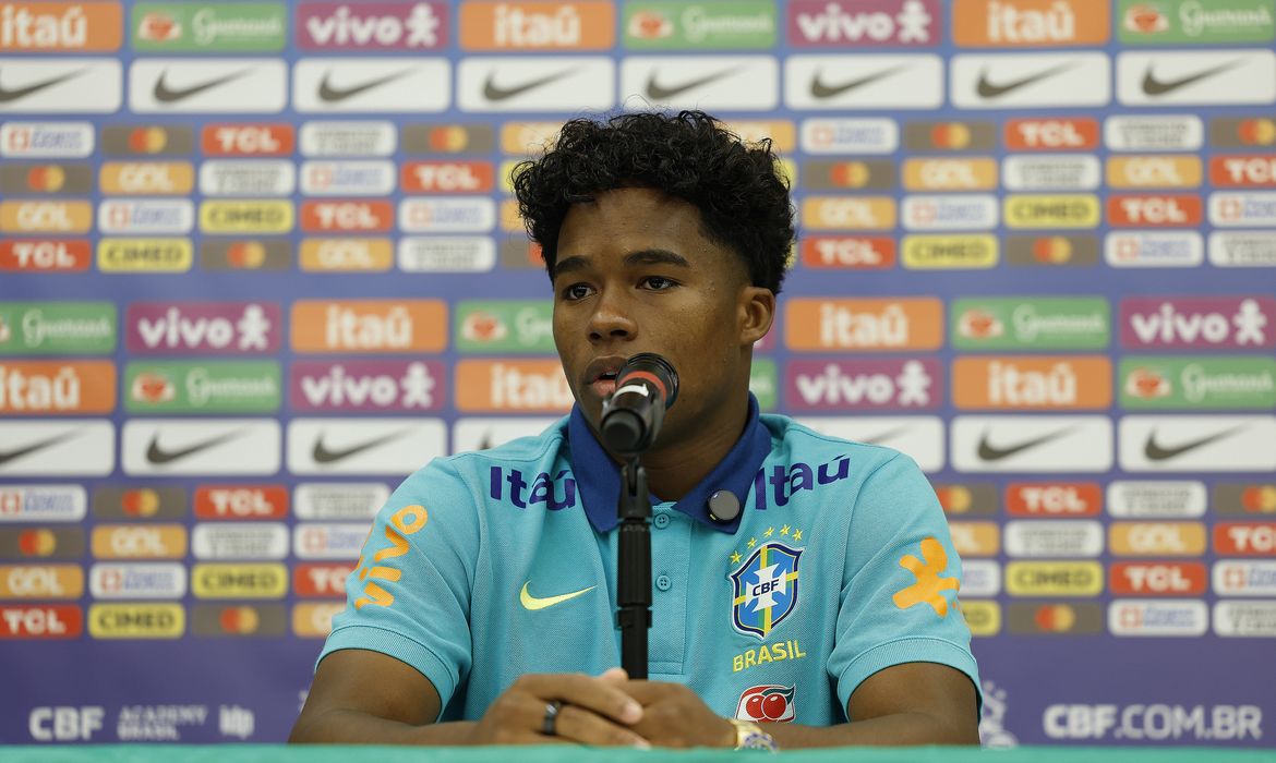 Endrick não espera um dia a mais e assina vínculo fora do Real Madrid