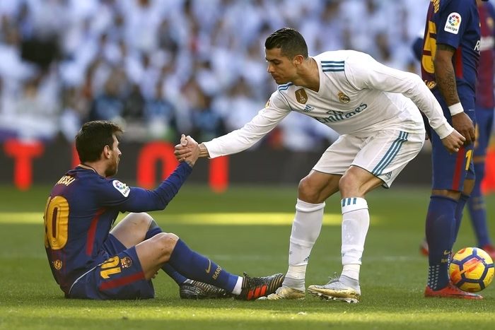 Messi pode assinar novo contrato e dividir campo com Cristiano Ronaldo