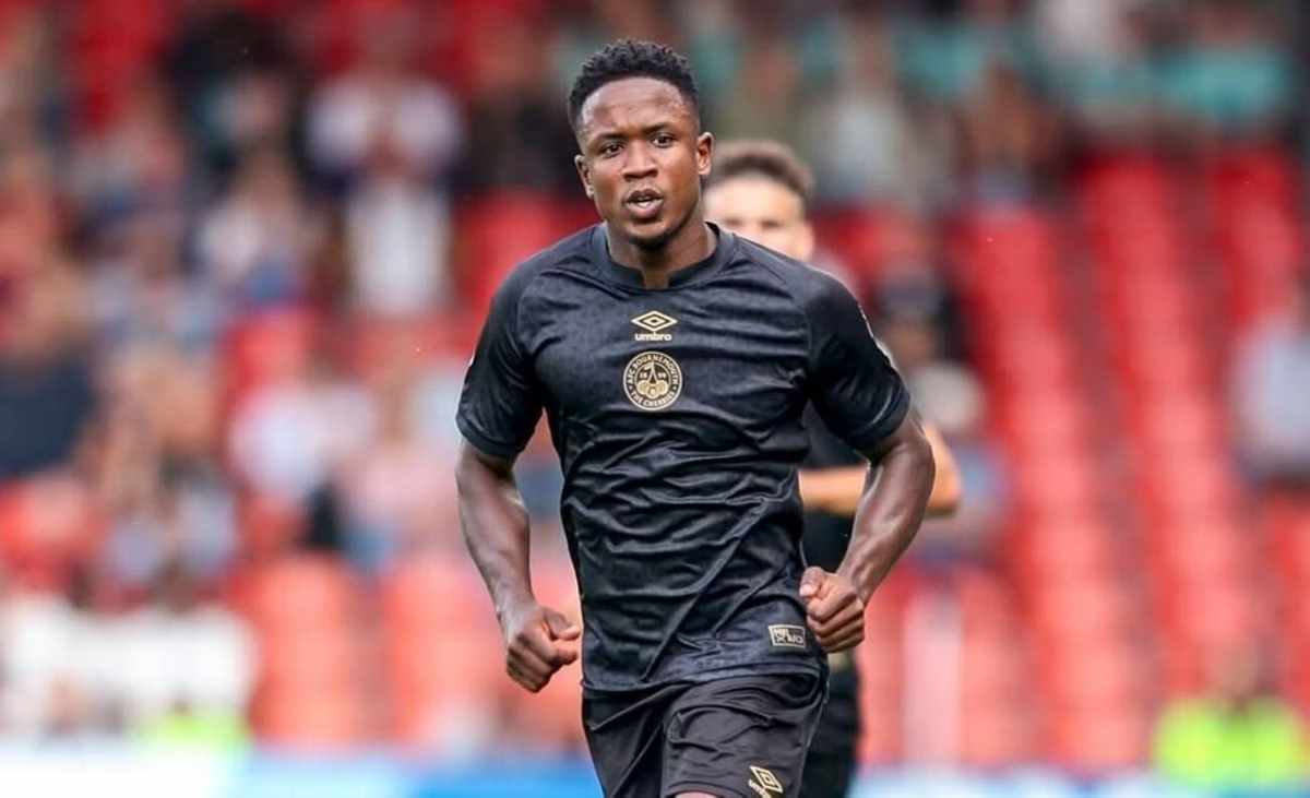 Sinisterra já está olhando passagem pra se apresentar o Cruzeiro