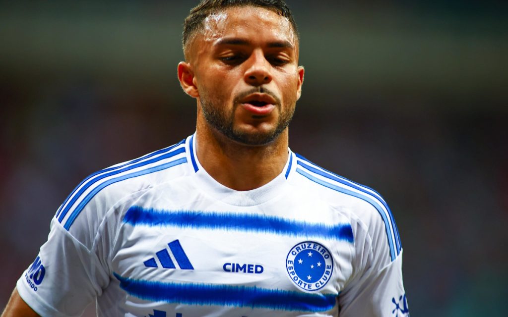 Após forte entrada de Gustavo Gómez, Wanderson pode não voltar a jogar no Cruzeiro