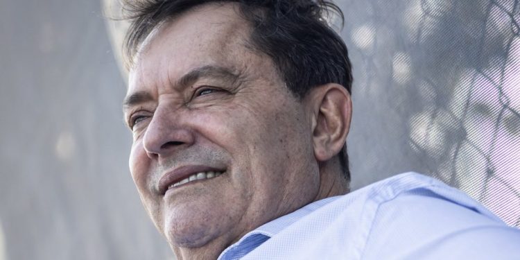Pedrinho não espera o ano acabar e assina com cinco reforços pro Cruzeiro