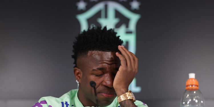 Por 300 milhões de euros, Real Madrid vende Vinicius Jr