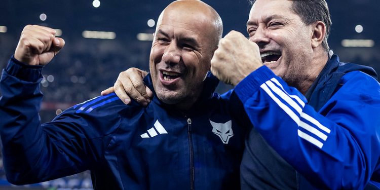 Novo reforço do Cruzeiro se apresenta na Toca da Raposa nesta segunda-feira (17)