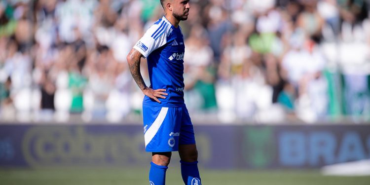 Matheus Henrique encerra ciclo no Cruzeiro logo após voltar de lesão