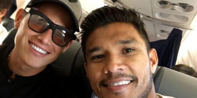 Teo Gutiérrez e James Rodríguez chegaram para apresentação de luxo em BH