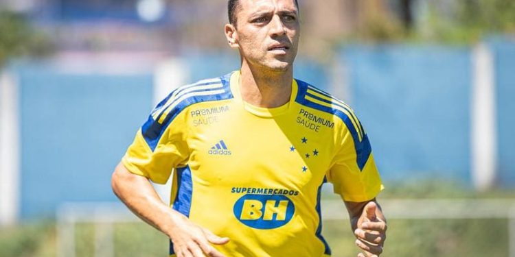 Nova profissão de Rômulo após deixar o futebol pode render ainda mais dinheiro do que jogar bola