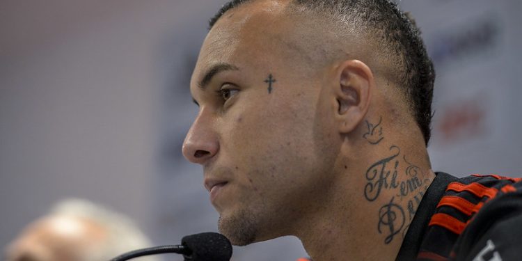 Flamengo aceita negociar Everton Cebolinha com o Cruzeiro