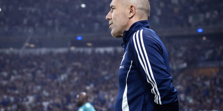 Atacante que Jardim pediu para o Cruzeiro reforça o time contra o Corinthians na Copa do Brasil