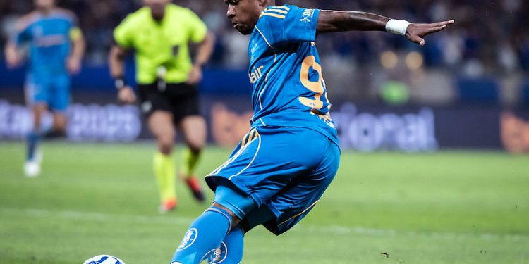 Quando ninguém esperava: Keny Arroyo fez seu último jogo pelo Cruzeiro