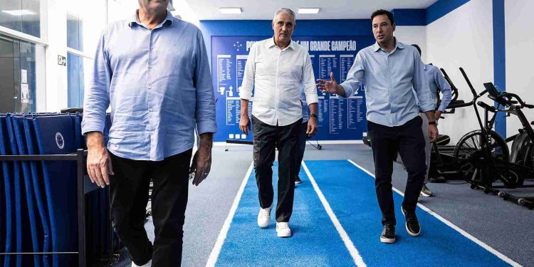 Com chegada de Tite ao Cruzeiro, jogador que estava indo embora deve ficar