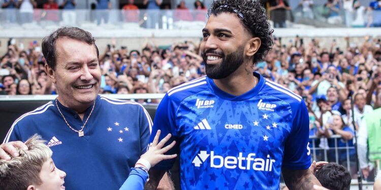Valor da multa rescisória de Gabigol no Cruzeiro deixaria Pedrinho podre de rico