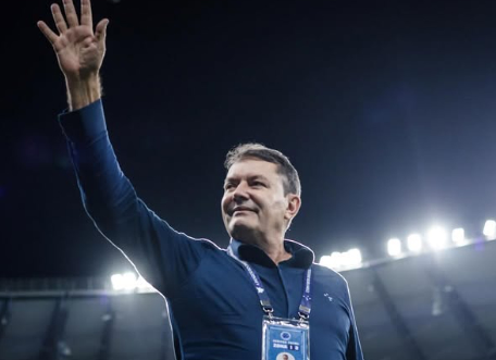 Pedrinho assume as rédeas no Cruzeiro e finalmente crava permanência de Matheus Pereira