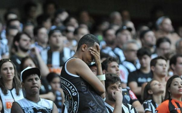 Não bastasse dívidas com clubes, Atlético-MG vai ter que pagar até pra bloco de Carnaval