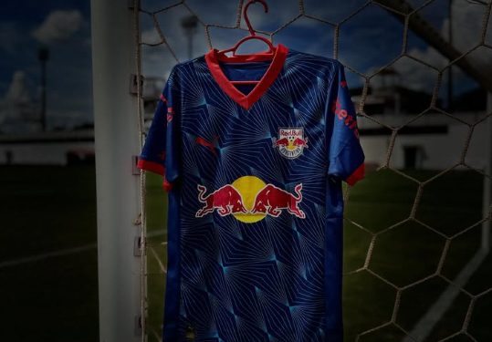 Atacante deixa o Cruzeiro na calada da noite e já se apresenta no Red Bull