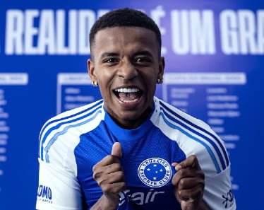 Keny Arroyo toma decisão surpreendente e confirma mudança no Cruzeiro