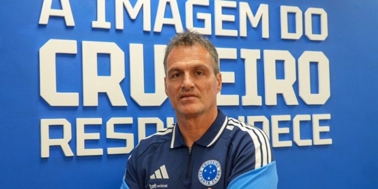 Diretor abre o jogo e fala sobre mercado do Cruzeiro