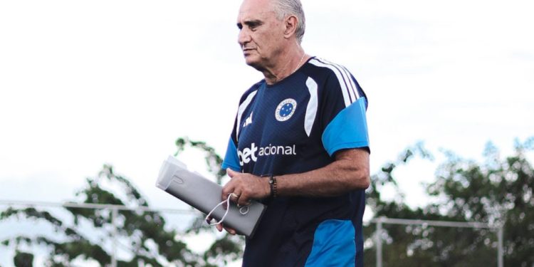 Tite reencontra velho parceiro em estreia pelo Cruzeiro