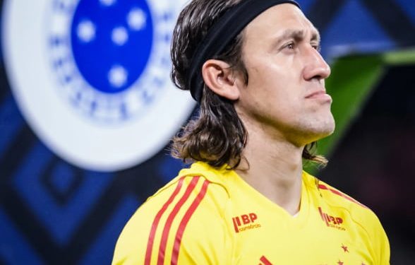 Cássio tomou as rédeas no Cruzeiro e pediu para sair mais cedo